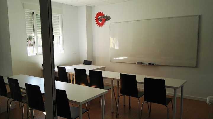 Fotografia tomada fuera de ACADEMIA UNIVERSITARIA HT INGENIERÍAS - Universidad en Castellón de la Plana, Castellón