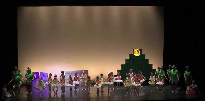 Fotografia tomada fuera de El Patio de la Danza - Ballet school en Pamplona, Navarra
