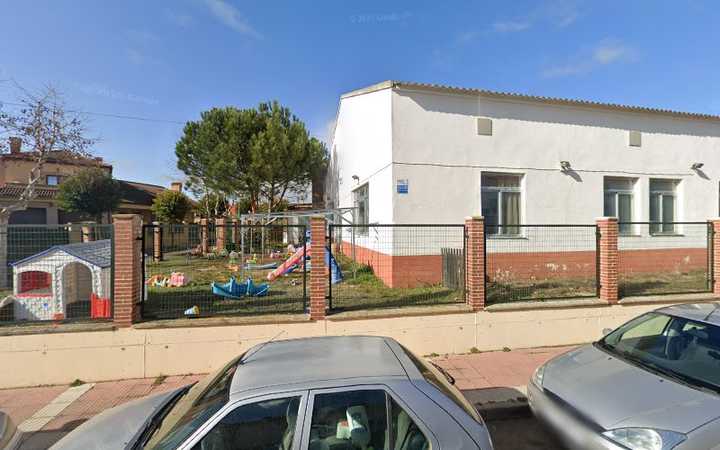 Fotografia tomada fuera de Guarderia Duendes - Escuela en Cigales, Valladolid