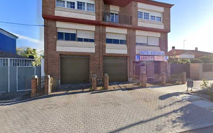 Fotografia tomada fuera de Autoescuela Arroyo - Autoescuela en Mojados, Valladolid
