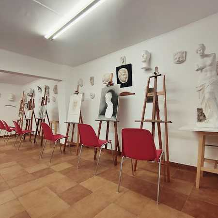 Fotografia tomada fuera de Estvdio6 Taller de Arte - Escuela de arte en Valladolid, Valladolid
