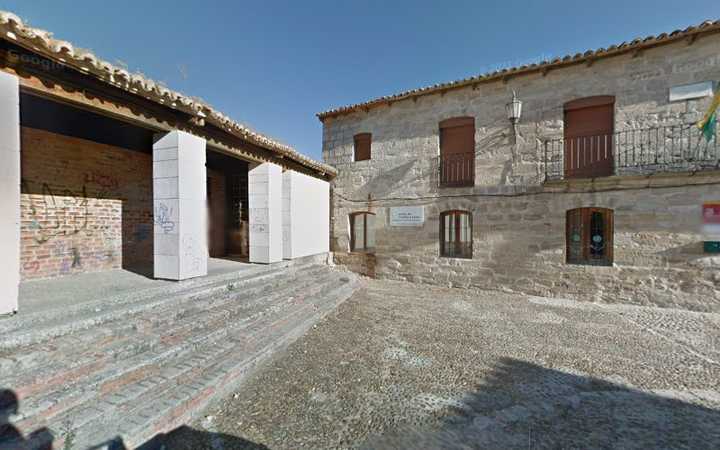Fotografia tomada fuera de Antiguas escuelas de Wamba - Lugar de interés histórico en Wamba, Valladolid