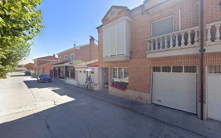 Fotografia tomada fuera de Marina Velasco Refuerzo escolar - Escuela en Pedrajas de San Esteban, Valladolid