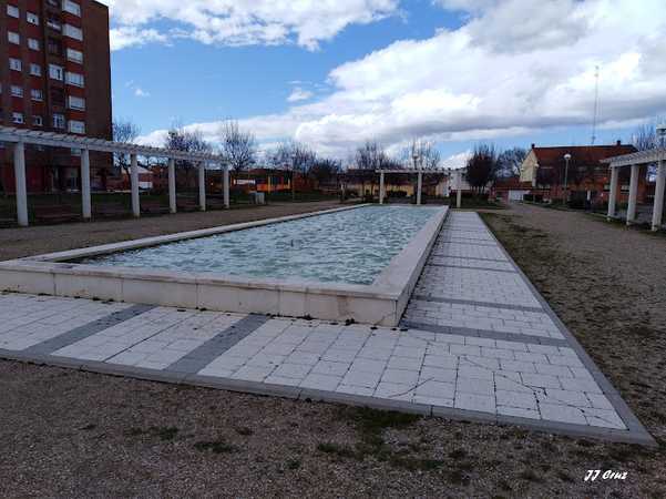 Fotografia tomada fuera de CEIP Miguel Íscar - Colegio público en Valladolid, Valladolid