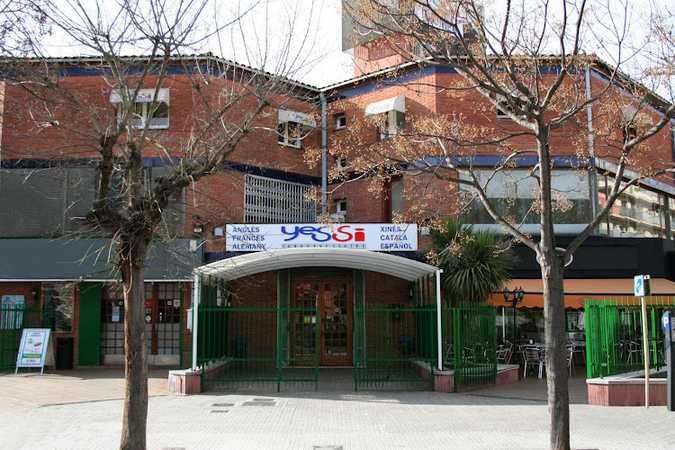 Fotografia tomada fuera de Yessi Language Centre - Academia de idiomas en Cerdanyola del Vallès, Barcelona