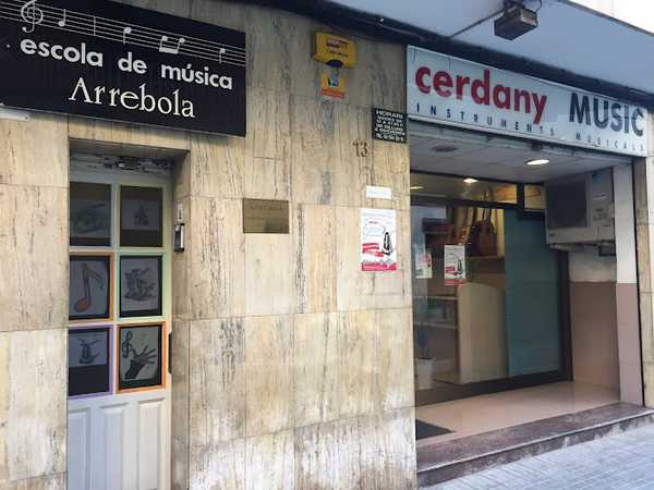 Fotografia tomada fuera de Escola De Música Arrebola - Escuela de música en Cerdanyola del Vallès, Barcelona