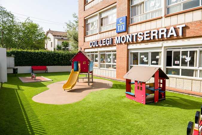 Fotografia tomada fuera de Colegio Montserrat - Escola en Cerdanyola del Vallès, Barcelona