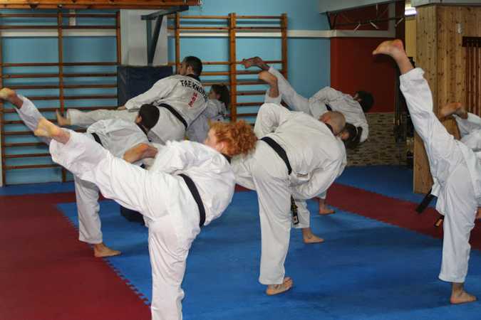 Fotografia tomada fuera de Taekwondo Lee Young Cerdanyola - Escuela de taekwondo en Cerdanyola del Vallès, Barcelona