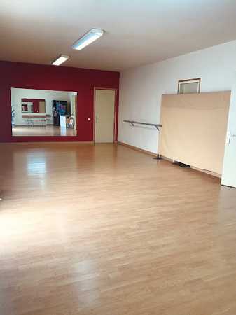 Fotografia tomada fuera de Petit Palace Navàs - Escola de dansa en Navàs, Barcelona
