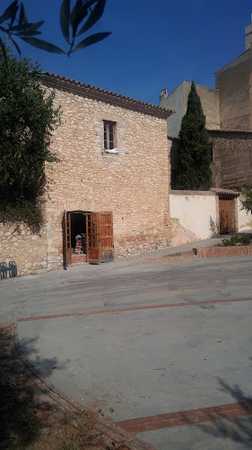 Fotografia tomada fuera de Masia Can Puig - Escola de formació d'adults en Sant Pere de Ribes, Barcelona