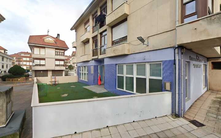 Fotografia tomada fuera de Escuela Municipal De Educación Infantil El Chopo - Colegio público en Santiago de Cartes, Cantabria
