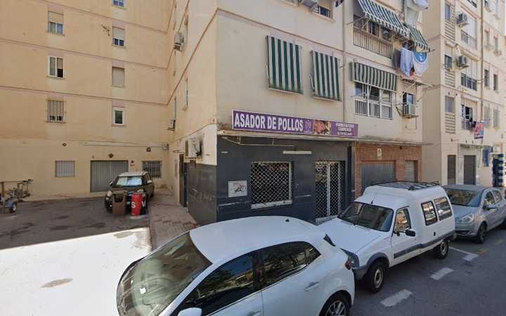 Fotografia tomada fuera de Academia Master - Centro de formación profesional en Torremolinos, Málaga