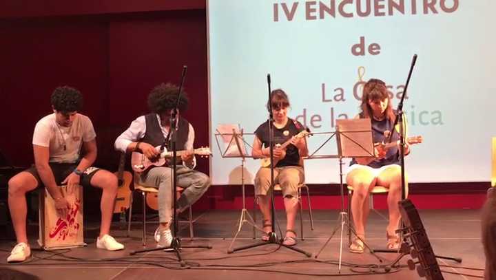 Fotografia tomada fuera de La Casa de la Música - Profesor de música en Zaragoza, Zaragoza