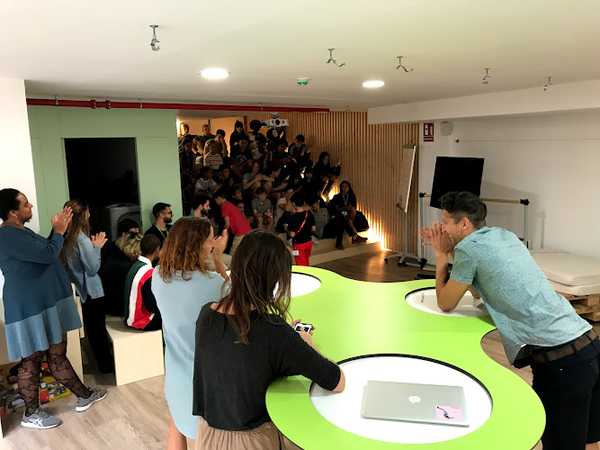 Fotografia tomada fuera de Learnlife Barcelona - Urban Hub - International school en Barcelona, Barcelona