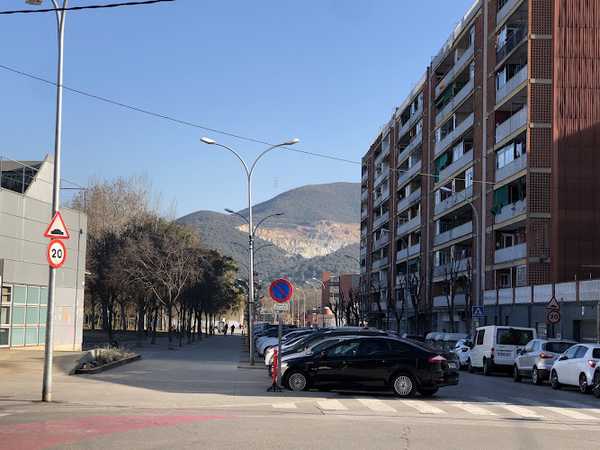 Fotografia tomada fuera de La Llagosta Language Center - Academia de inglés en La Llagosta, Barcelona