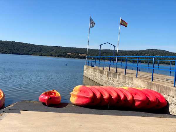 Fotografia tomada fuera de Puerto Deportivo Guadalix - Escuela de vela en Guadalix de la Sierra, Madrid