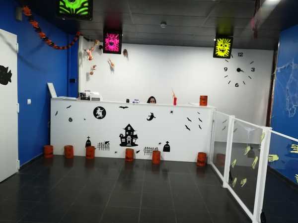 Fotografia tomada fuera de Centro acuático y deportivo El Galeón - Centro deportivo en Moraleja de Enmedio, Madrid
