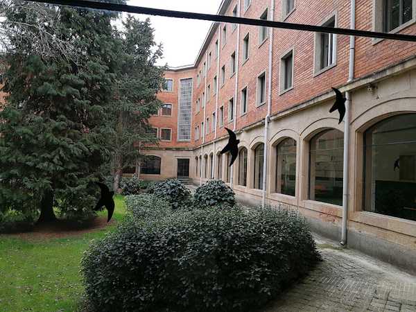 Fotografia tomada fuera de Facultad de Psicología de la Universidad de Salamanca - Universidad en Salamanca, Salamanca