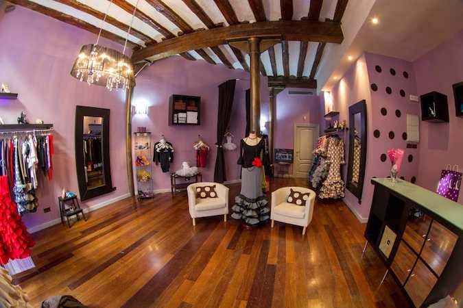 Fotografia tomada fuera de La Escuela de Mamá - Tienda de artículos de danza en Zaragoza, Zaragoza