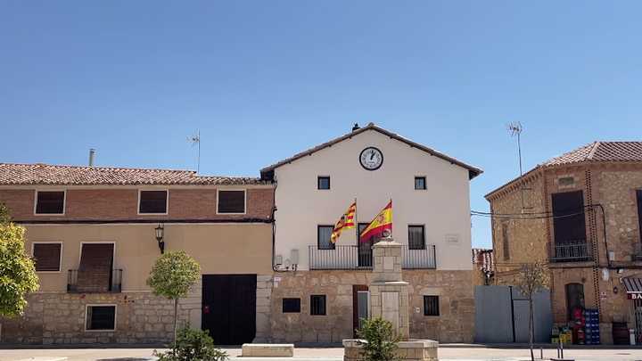 Fotografia tomada fuera de Escuela de Adultos de Villarquemado - Escuela de educación para adultos en Villarquemado, Teruel
