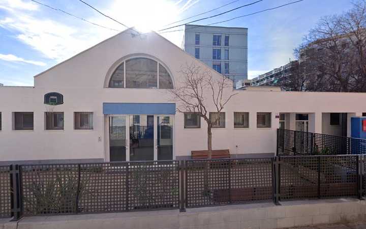 Fotografia tomada fuera de Escuela municipal de Segundas Oportunidades - Escola en Barcelona, Barcelona
