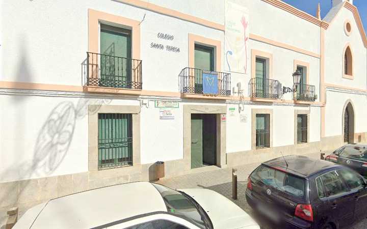 Fotografia tomada fuera de Colegio Santa Teresa - Colegio bilingüe en Cabeza del Buey, Badajoz