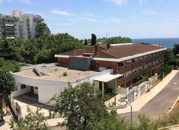 Fotografia tomada fuera de Institut Escola Lluís Millet (El Masnou) - Centro educativo en ES, Barcelona
