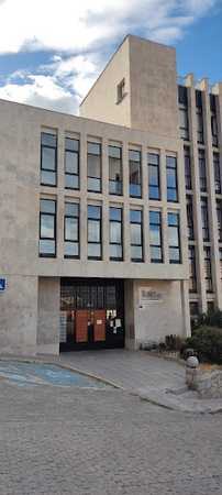 Fotografia tomada fuera de Centro de Educación Permanente de Adultos-M Educación Ciencia - Colegio público en Ávila, Ávila