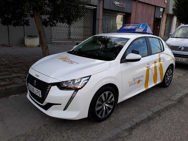 Fotografia tomada fuera de Autoescuela Medina - Driving school en Medina del Campo, Valladolid