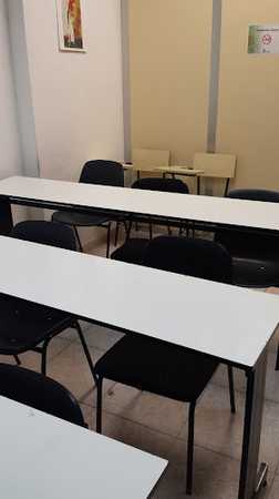 Fotografia tomada fuera de Centro De Estudios Laguna - Academia de informática en Laguna de Duero, Valladolid