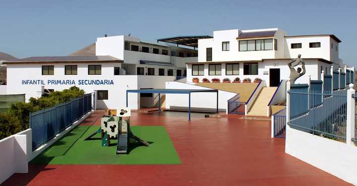 Fotografia tomada fuera de Colegio europeo Daos Quenns - Colegio bilingüe en Puerto del Carmen, Las Palmas