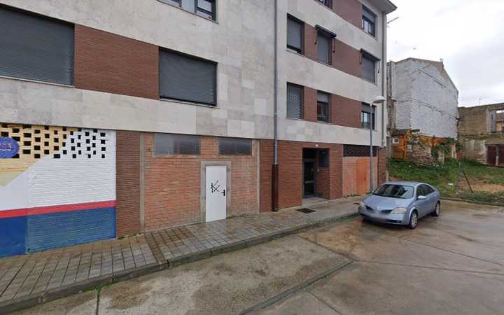 Fotografia tomada fuera de Guía de la Cruz - Escuela de hostelería en Tordesillas, Valladolid