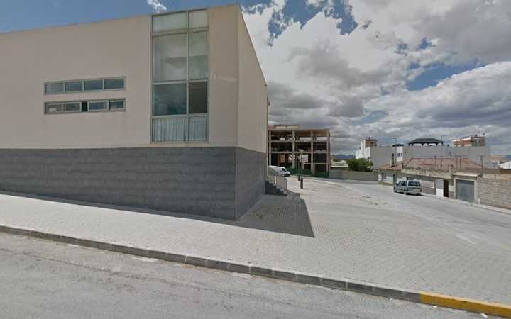 Fotografia tomada fuera de Escuela de Educación Infantil Municipal las Cinco Cuevas - Colegio público en Benijófar, Alicante