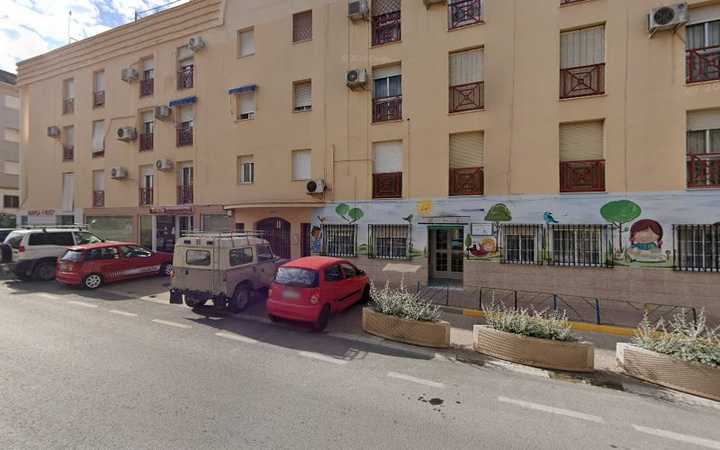 Fotografia tomada fuera de Centro de educación Infantil Los Peques - Centro educativo en Baena, Córdoba