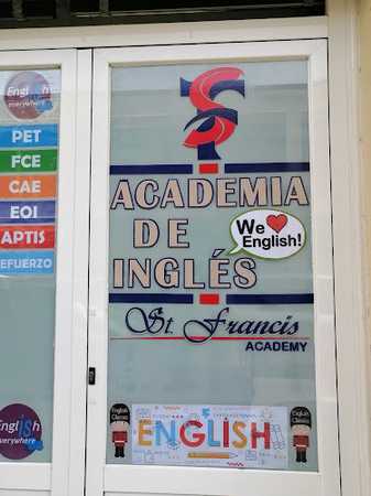 Fotografia tomada fuera de St. Francis Academy - Academia de idiomas en Cuenca, Cuenca