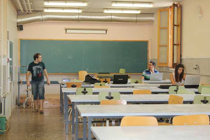 Fotografia tomada fuera de Escuela Superior de Enseñanzas Técnicas. CEU UCH - Universidad en Alfara del Patriarca, Valencia