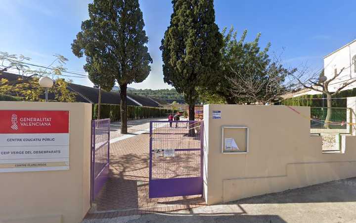 Fotografia tomada fuera de CEIP Verge dels Desemparats - Colegio público en Atzeneta d'Albaida, Valencia