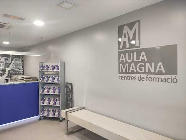 Fotografia tomada fuera de Aula Magna - Centros de Formación - Centre de formació en Tarragona, Tarragona