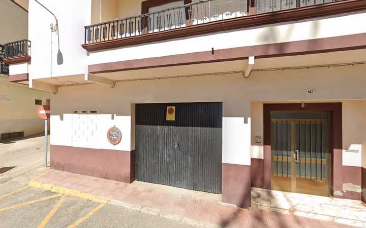 Fotografia tomada fuera de Academia Antón - Escuela en Losar de la Vera, Cáceres