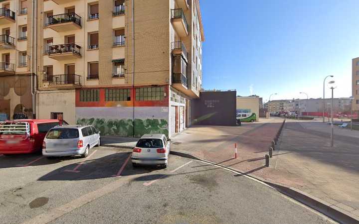 Fotografia tomada fuera de Academia mecarapid - Centro de formación en Pamplona, Navarra