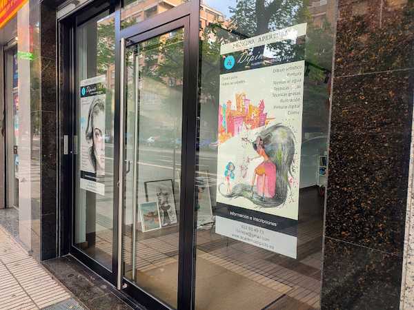 Fotografia tomada fuera de Academia de Dibujo y Pintura Dipinto - Academia de pintura en Pamplona, Navarra