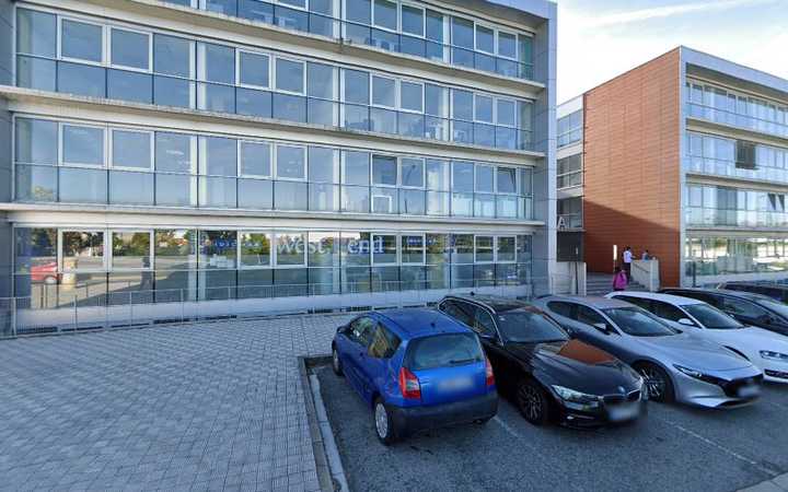 Fotografia tomada fuera de West End Idiomas - Mutilva - Language school en Mutilva Alta, Navarra