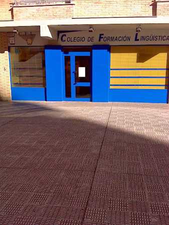 Fotografia tomada fuera de Colegio de Formación Lingüística CFL - Academia de idiomas en Zizur Mayor, Navarra