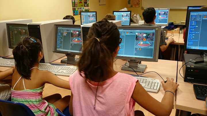 Fotografia tomada fuera de Roda Formación - Academia de informática en Villaralbo, Zamora
