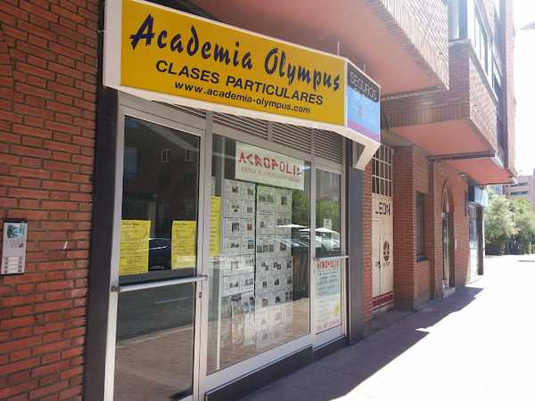 Fotografia tomada fuera de Academia Olympus León - Centro de formación en León, León