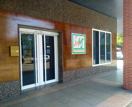 Fotografia tomada fuera de Centro de Estudios Sallés - Escuela en Burgos, Burgos