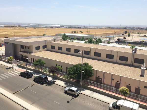 Fotografia tomada fuera de Colegio Público Bilingüe El Quiñón - Colegio bilingüe en Seseña, Toledo
