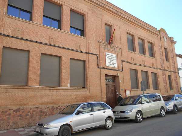 Fotografia tomada fuera de CEIP Carrasco Alcalde - Colegio público en Herencia, Ciudad Real
