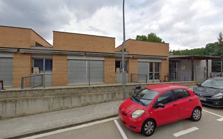 Fotografia tomada fuera de E.B.M l'Avet blau - Escola bressol en Vallgorguina, Barcelona