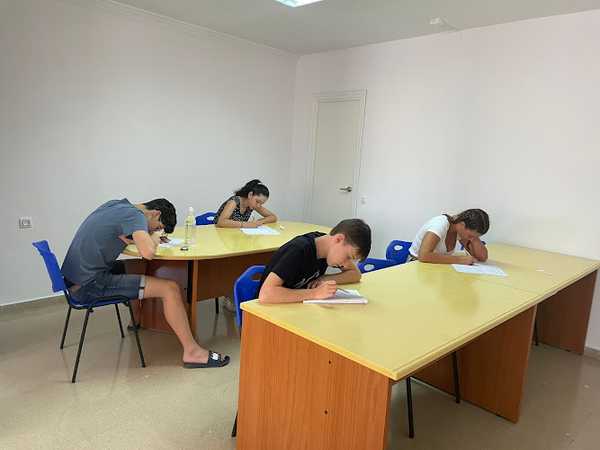 Fotografia tomada fuera de Ateneo Formación - Centro de formación en Las Gabias, Granada